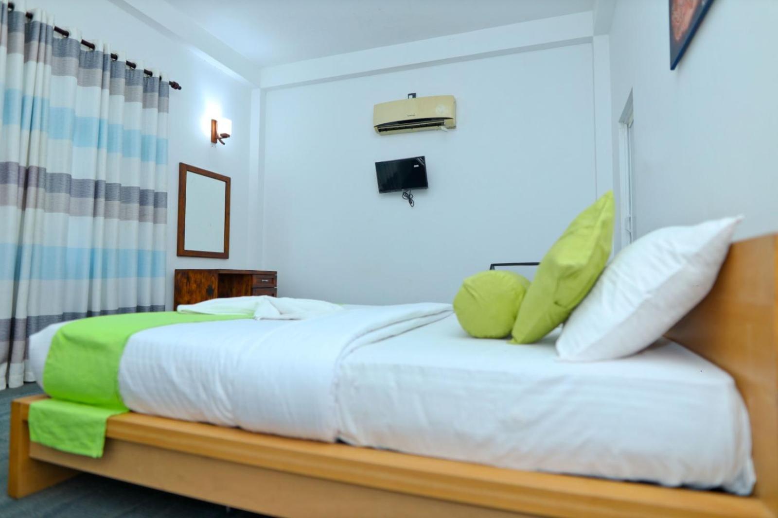 Thinaya Lake Resort Anuradhapura Exterior photo