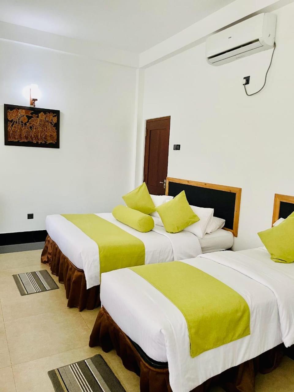 Thinaya Lake Resort Anuradhapura Exterior photo