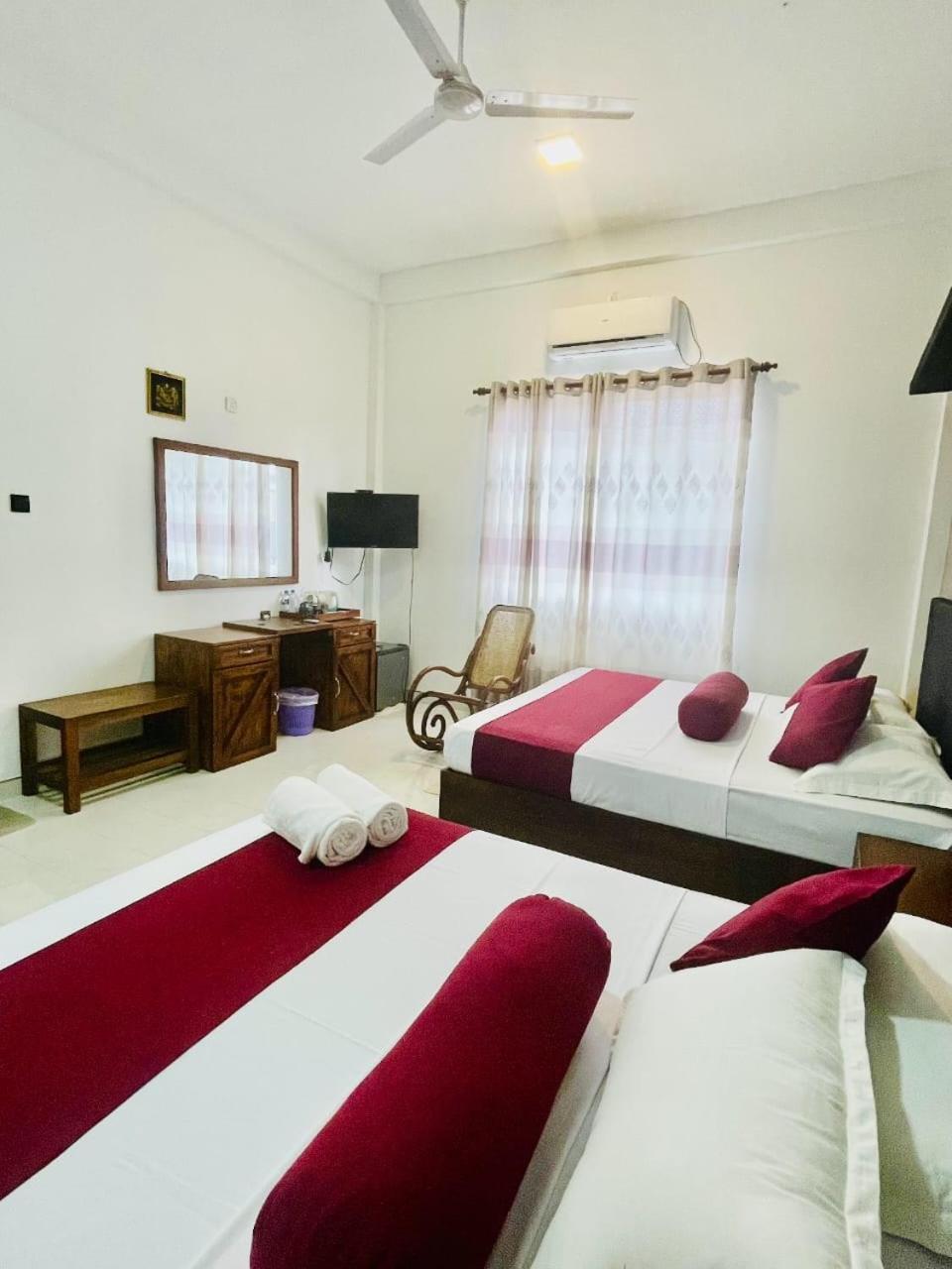 Thinaya Lake Resort Anuradhapura Exterior photo