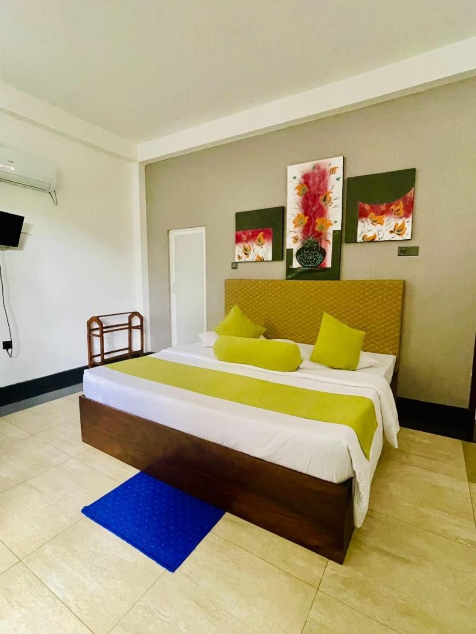 Thinaya Lake Resort Anuradhapura Exterior photo